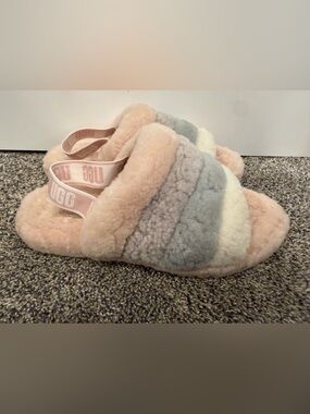 UGG Fluff Yeah Slides in the Quartz Multi size 6 EUC
